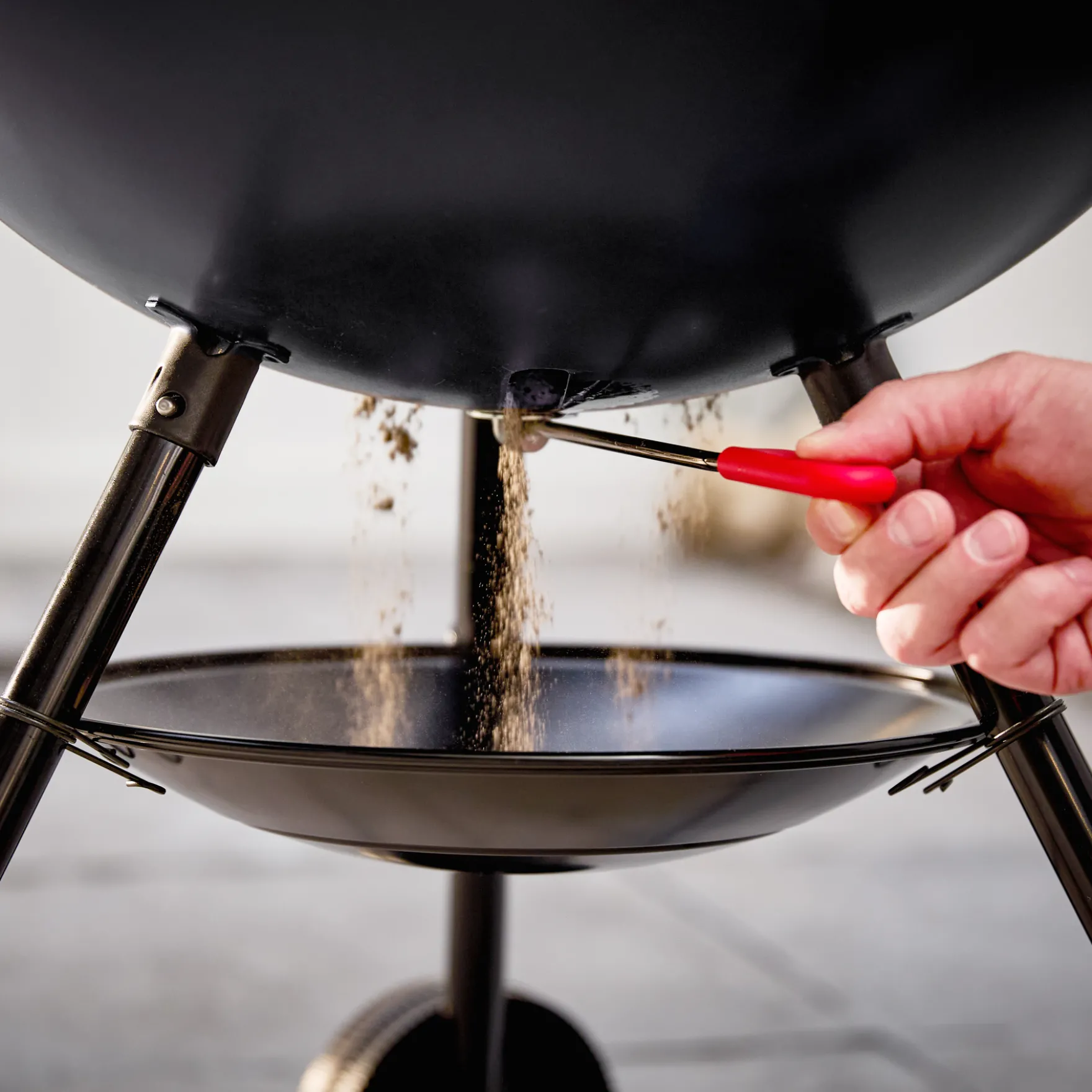 22” Original Kettle® Stealth® Edition Charcoal Grill