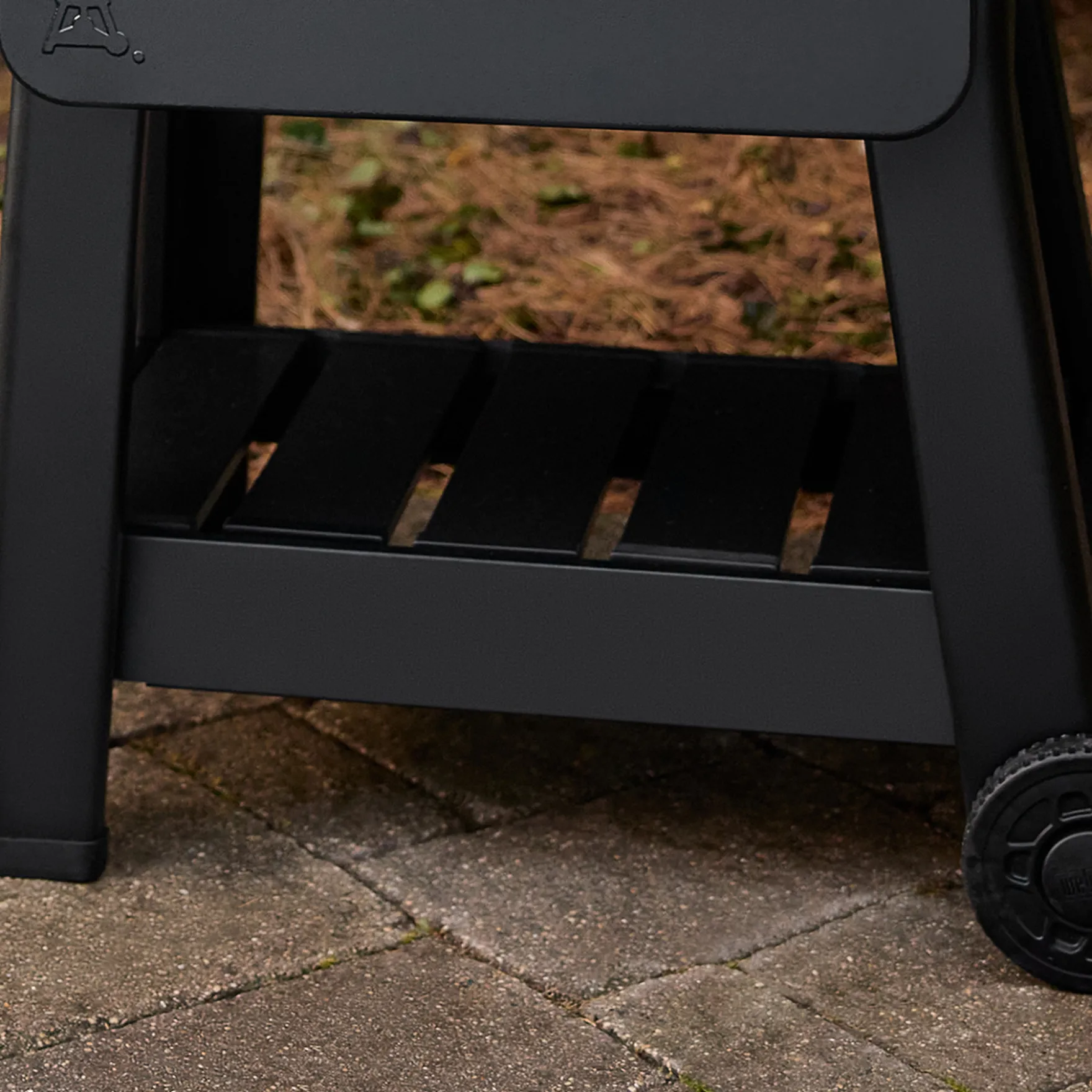 Bottom Shelf – Weber Smoque™