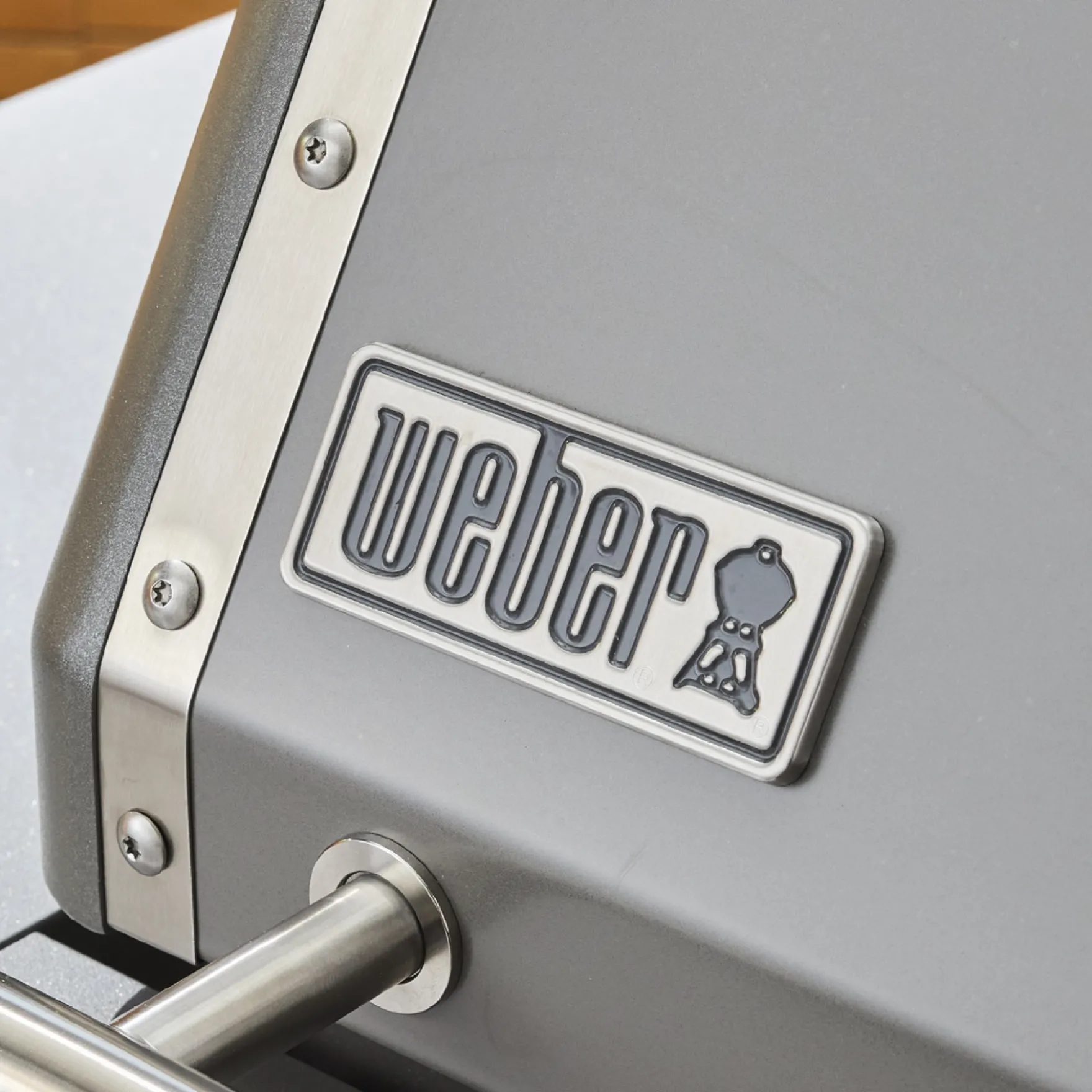 Genesis® E-325W Gas Grill Titanium Edition (Natural Gas)