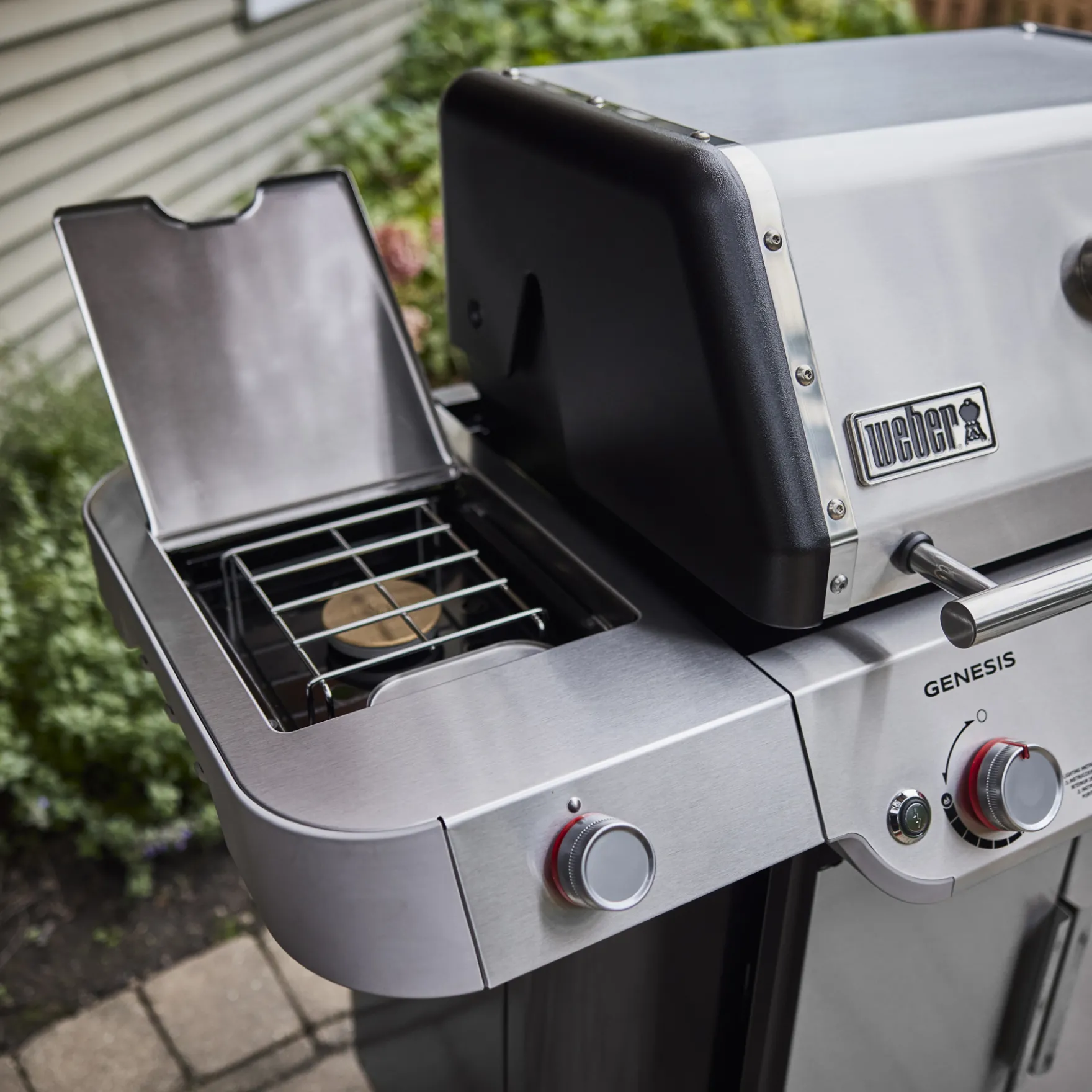 Genesis S-335 Gas Grill (Liquid Propane)