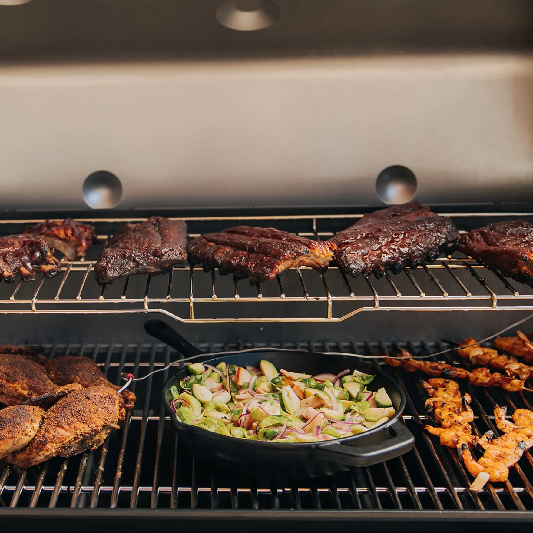 Genesis S-435 Gas Grill (Natural Gas)