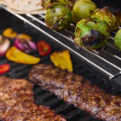 Spirit® E-425C Gas Grill Stealth® Edition (Liquid Propane)