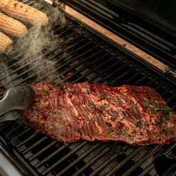 WEBER TRAVELER® Portable Gas Grill